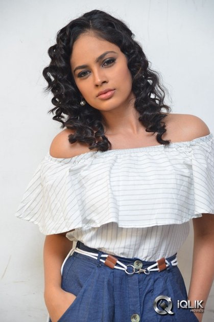 Nandita-Swetha-at-Ekkadiki-Pothavu-Chinnavada-Movie-Promotions